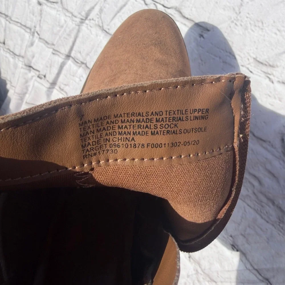 Universal Thread Brown Faux Suede Block Heel Ankle Boots Size 7 096101878